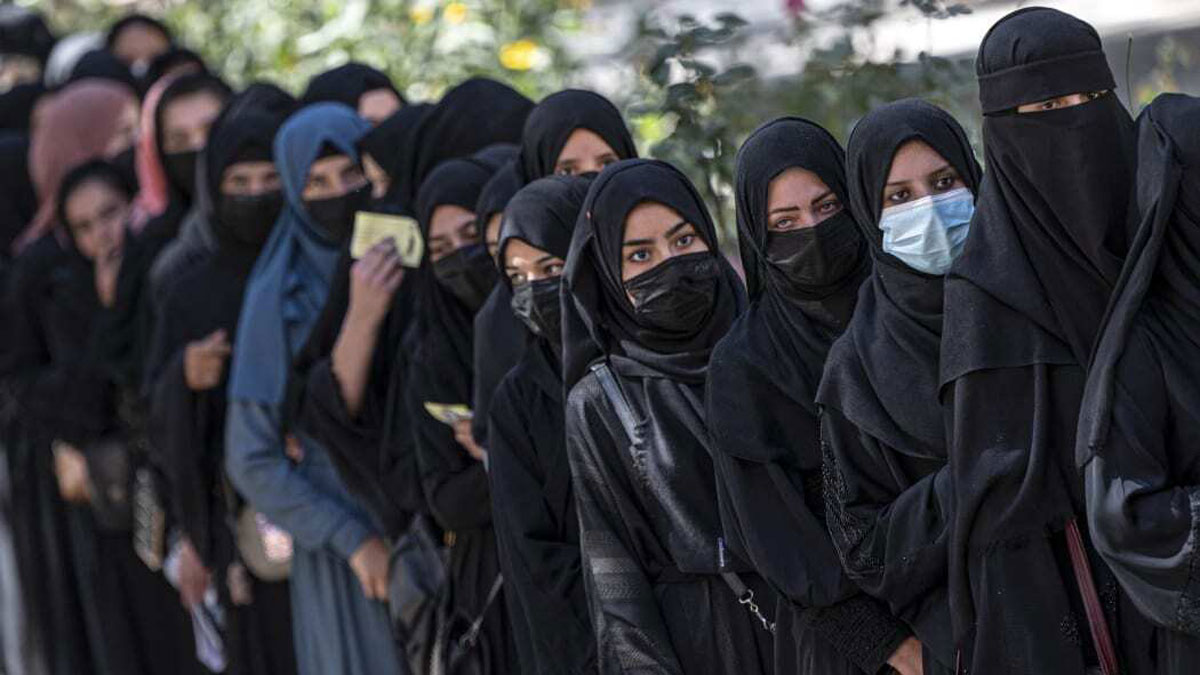 আফগানিস্তানে বিশ্ববিদ্যালয়ে নারীদের শিক্ষা নিষিদ্ধ ঘোষণা