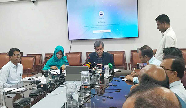 এইচএসসিতে পাস ও জিপিএ-৫ কম কেন, ব্যাখ্যা দিলেন শিক্ষা উপদেষ্টা